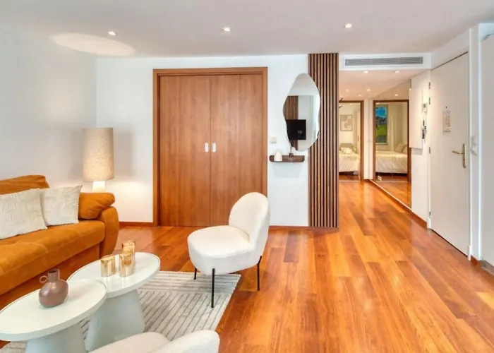 Daire 50m Palais & Croisette Cannes